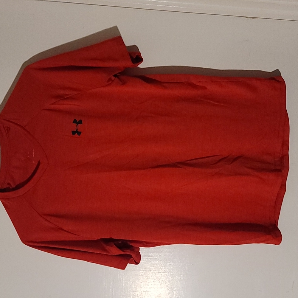 Red small under armor v neck tshirt